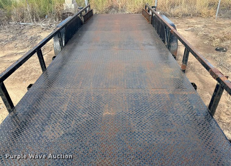 image for item NQ9068 2005 Trail King Utility trailer