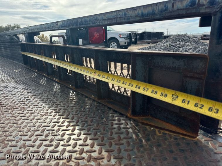 image for item NQ9068 2005 Trail King Utility trailer