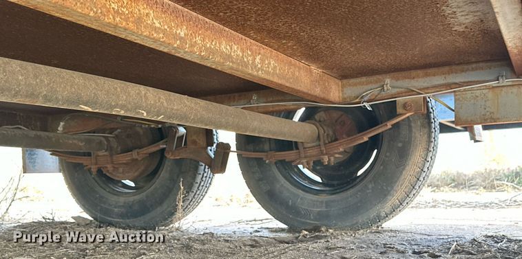 image for item NQ9068 2005 Trail King Utility trailer