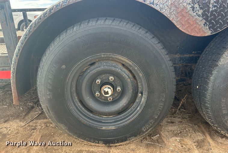 image for item NQ9068 2005 Trail King Utility trailer