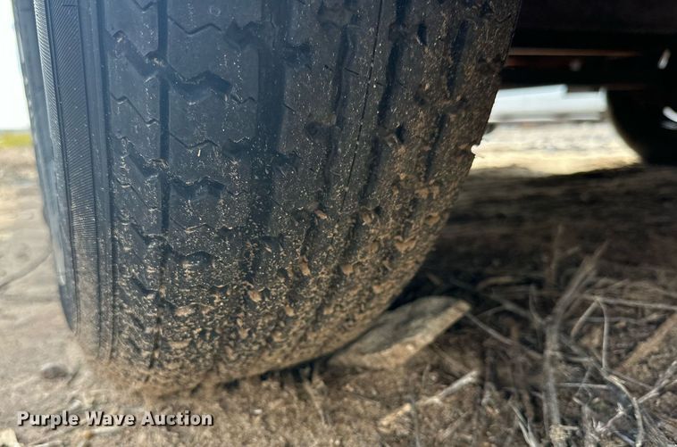 image for item NQ9068 2005 Trail King Utility trailer