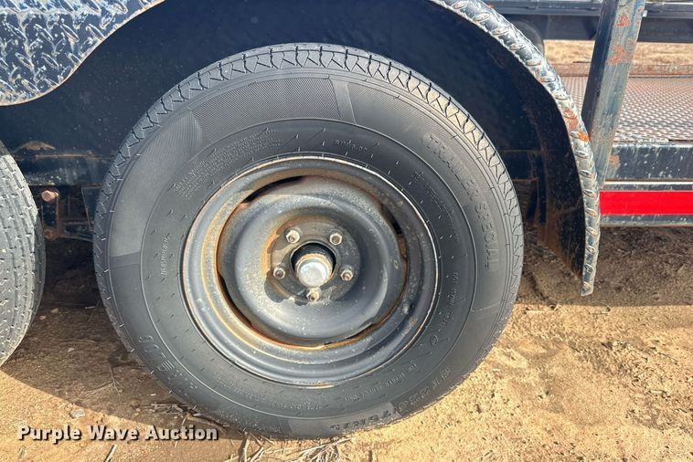 image for item NQ9068 2005 Trail King Utility trailer