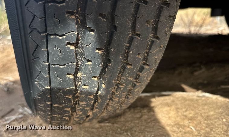 image for item NQ9068 2005 Trail King Utility trailer