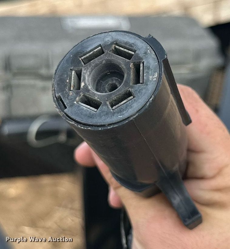 image for item NQ9069 2010 Top Brand utility trailer