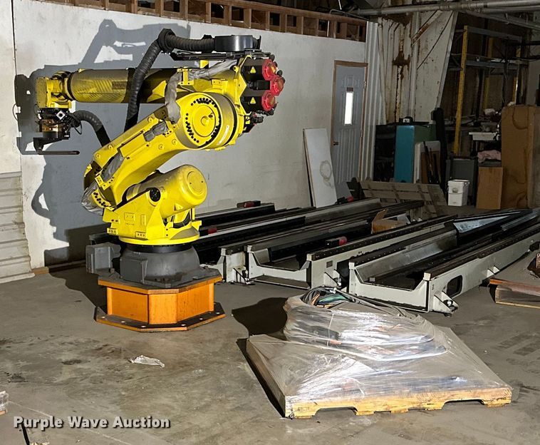 image for item NQ9082 (2) 2017 Fanuc R-2000iC six-axis robots