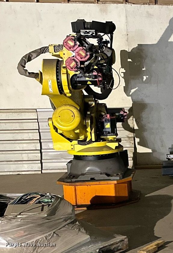 image for item NQ9082 (2) 2017 Fanuc R-2000iC six-axis robots