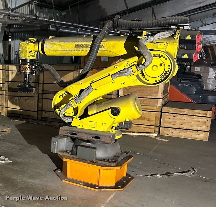 image for item NQ9082 (2) 2017 Fanuc R-2000iC six-axis robots