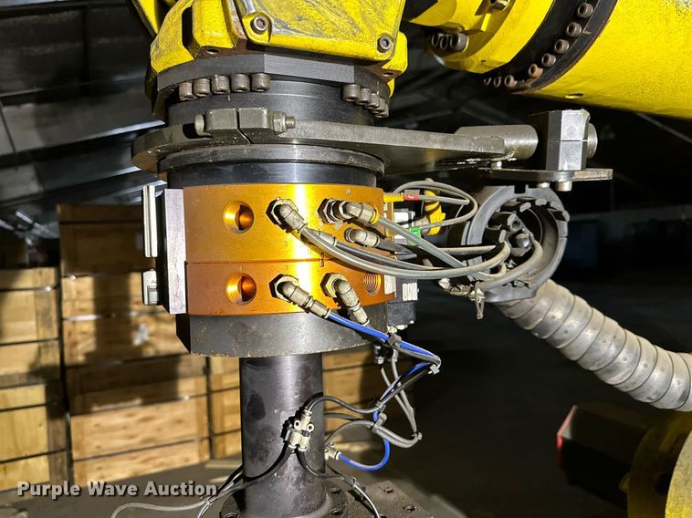 image for item NQ9082 (2) 2017 Fanuc R-2000iC six-axis robots