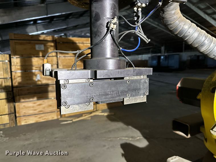 image for item NQ9082 (2) 2017 Fanuc R-2000iC six-axis robots