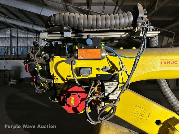 image for item NQ9082 (2) 2017 Fanuc R-2000iC six-axis robots