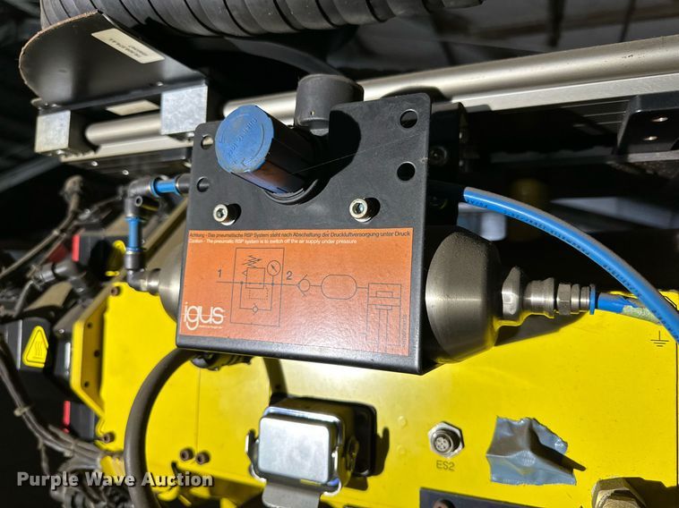 image for item NQ9082 (2) 2017 Fanuc R-2000iC six-axis robots