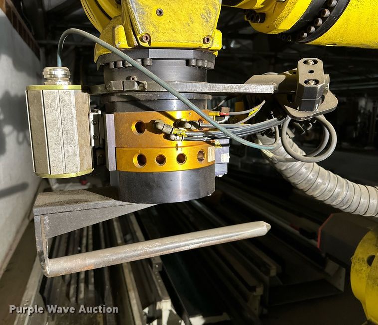 image for item NQ9082 (2) 2017 Fanuc R-2000iC six-axis robots