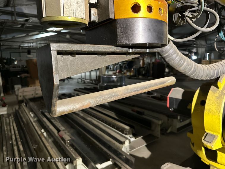 image for item NQ9082 (2) 2017 Fanuc R-2000iC six-axis robots