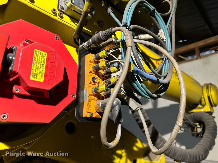 image for item NQ9082 (2) 2017 Fanuc R-2000iC six-axis robots