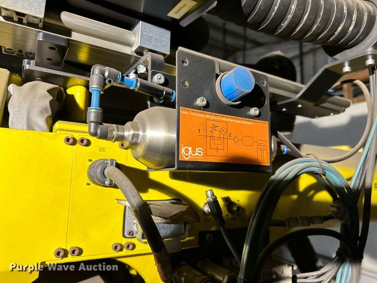 image for item NQ9082 (2) 2017 Fanuc R-2000iC six-axis robots