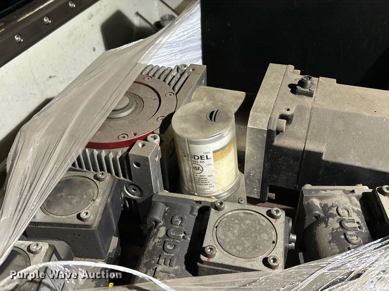 image for item NQ9082 (2) 2017 Fanuc R-2000iC six-axis robots