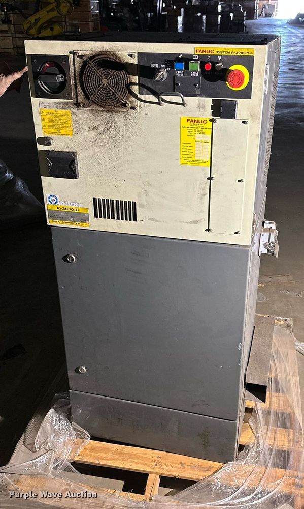 image for item NQ9082 (2) 2017 Fanuc R-2000iC six-axis robots
