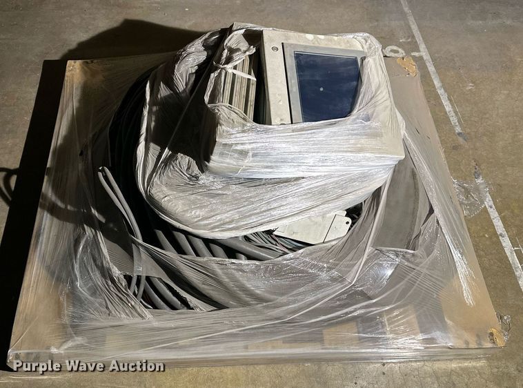 image for item NQ9082 (2) 2017 Fanuc R-2000iC six-axis robots