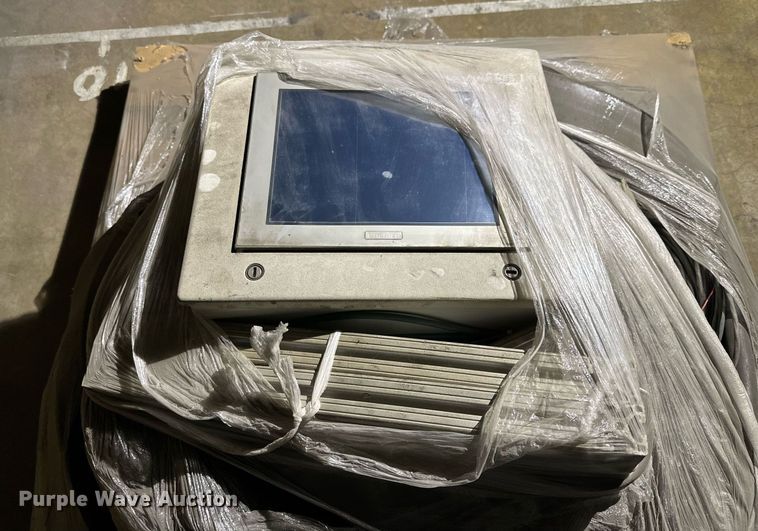 image for item NQ9082 (2) 2017 Fanuc R-2000iC six-axis robots