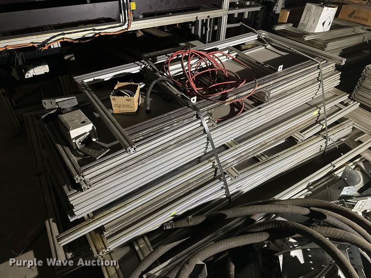 image for item NQ9082 (2) 2017 Fanuc R-2000iC six-axis robots