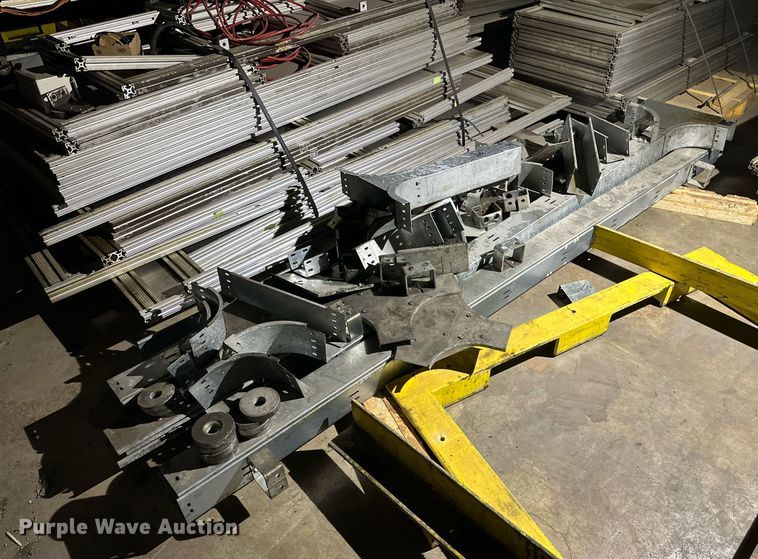 image for item NQ9082 (2) 2017 Fanuc R-2000iC six-axis robots