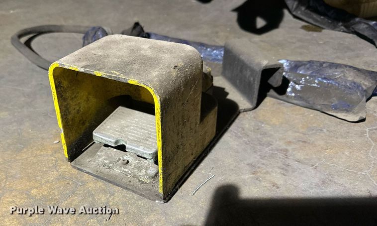 image for item NQ9086 2008 Doosan Puma TL2500L CNC lathe