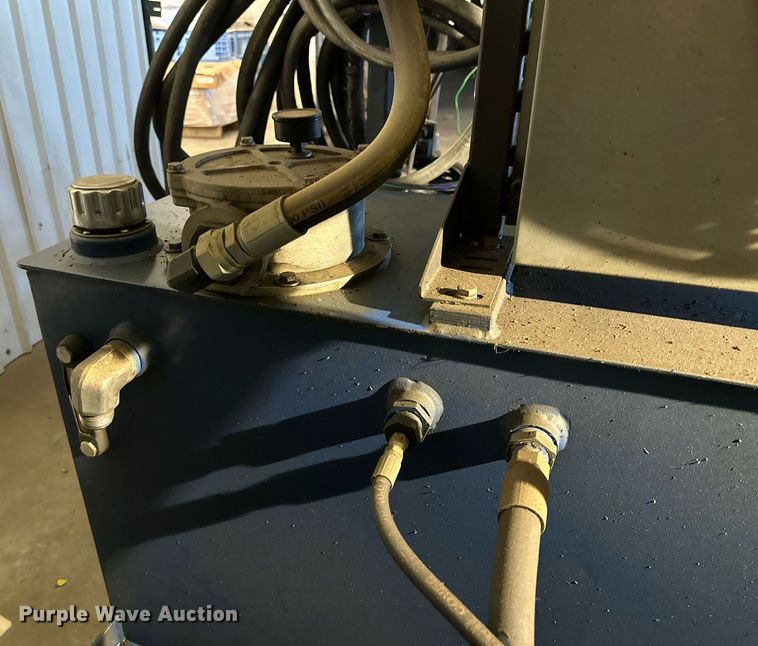 image for item NQ9089 (3) swagers