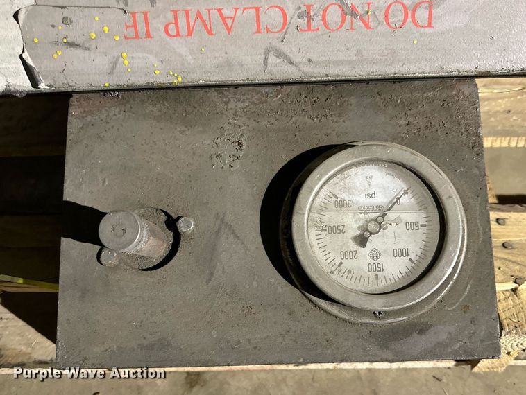 image for item NQ9089 (3) swagers