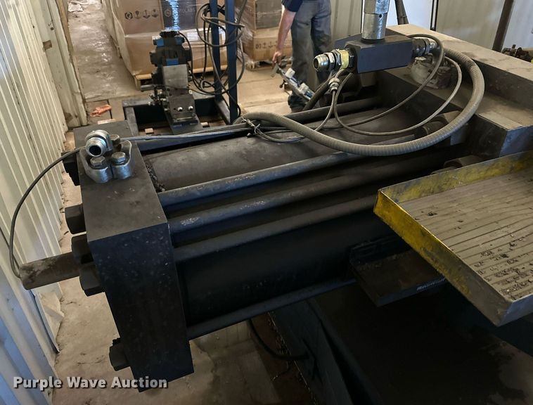 image for item NQ9089 (3) swagers