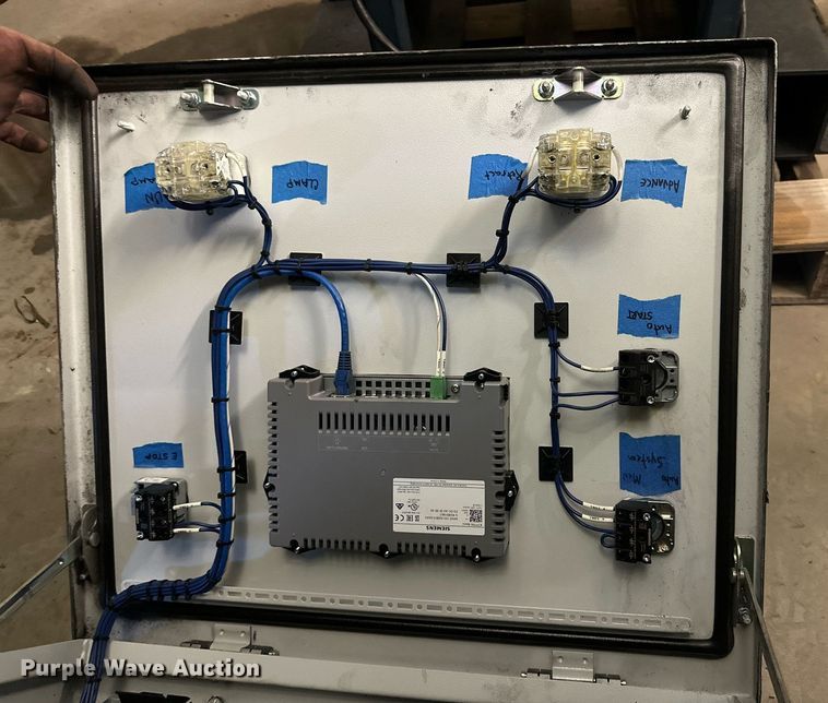 image for item NQ9089 (3) swagers