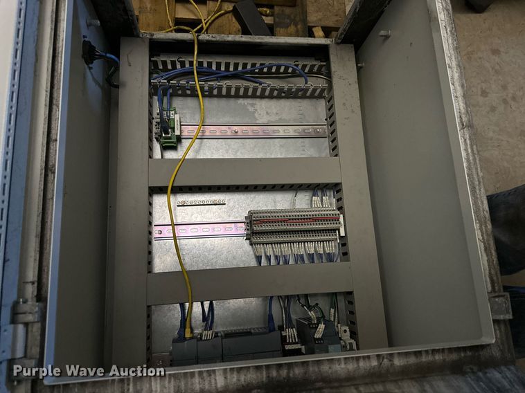 image for item NQ9089 (3) swagers