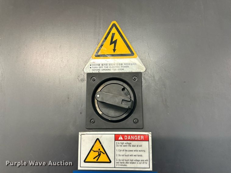 image for item NQ9094 2011 Hwacheon Hi-Tech 400A CNC lathe