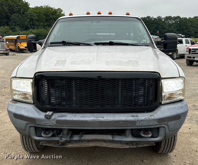 image for item OF9963 2004 Ford F550 Super Duty XL flatbed truck