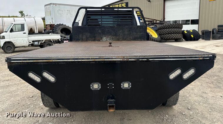 image for item OF9963 2004 Ford F550 Super Duty XL flatbed truck