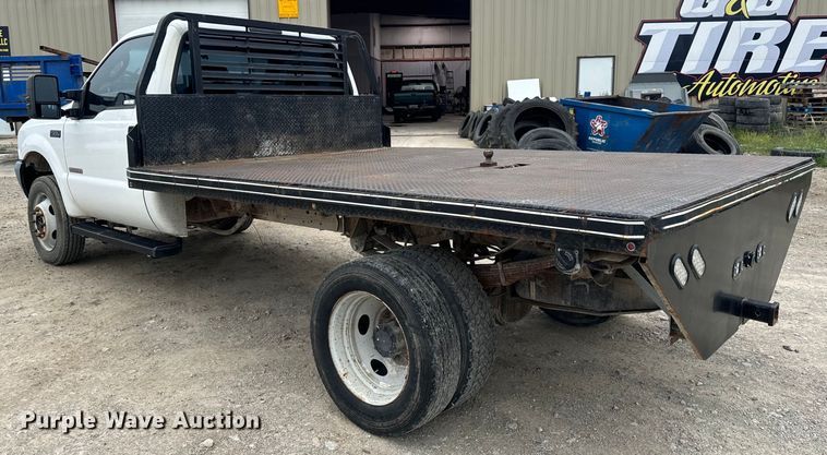 image for item OF9963 2004 Ford F550 Super Duty XL flatbed truck