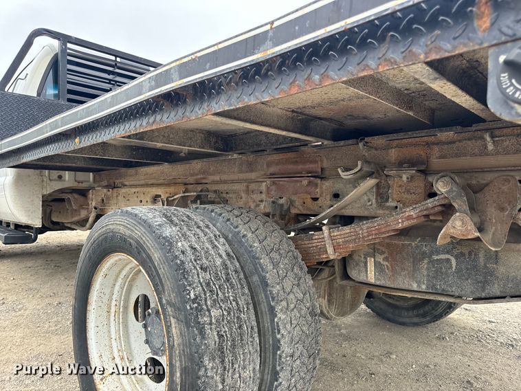 image for item OF9963 2004 Ford F550 Super Duty XL flatbed truck