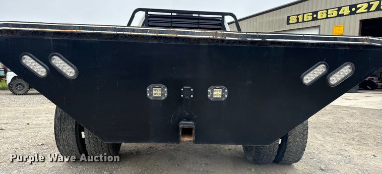 image for item OF9963 2004 Ford F550 Super Duty XL flatbed truck