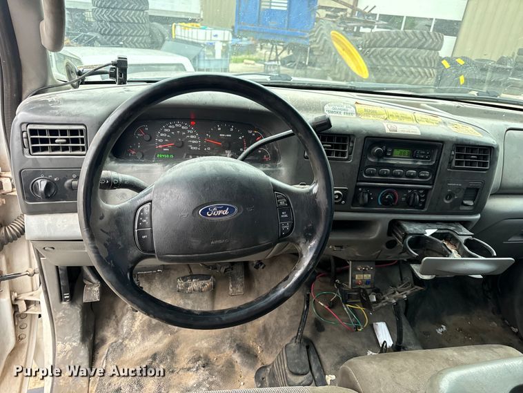 image for item OF9963 2004 Ford F550 Super Duty XL flatbed truck