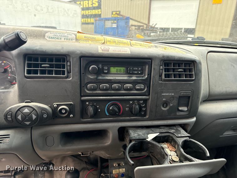 image for item OF9963 2004 Ford F550 Super Duty XL flatbed truck