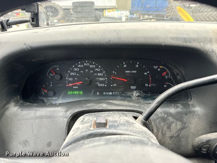 image for item OF9963 2004 Ford F550 Super Duty XL flatbed truck