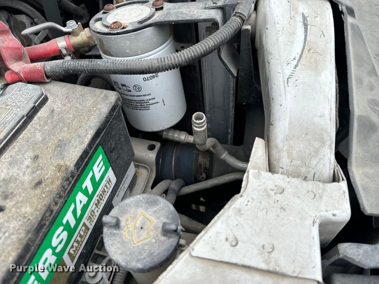 image for item OF9963 2004 Ford F550 Super Duty XL flatbed truck