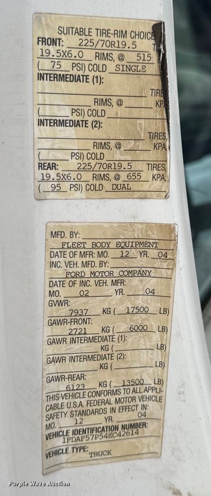 image for item OF9963 2004 Ford F550 Super Duty XL flatbed truck