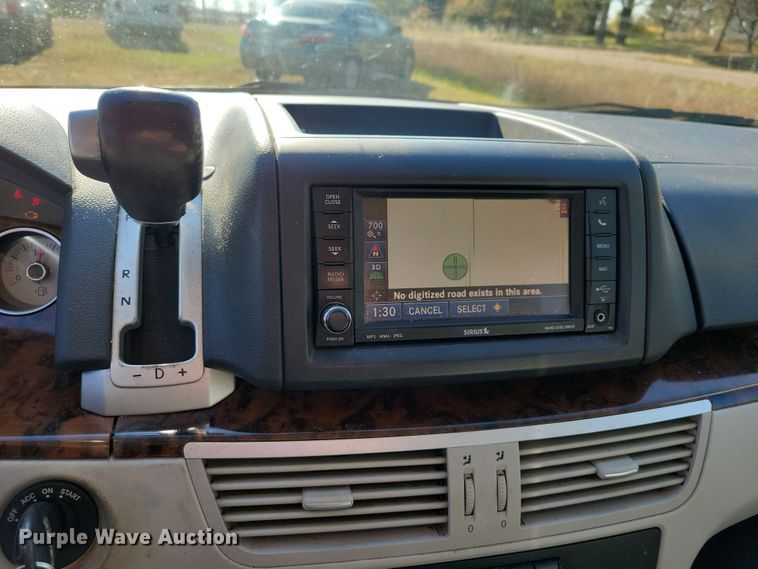 image for item OH9361 2011 Volkswagen Routan SEL van