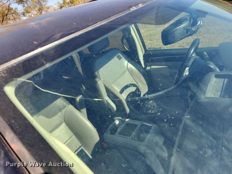 image for item OH9361 2011 Volkswagen Routan SEL van