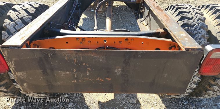 image for item OJ9079 1990 Ford F800 truck cab and chassis