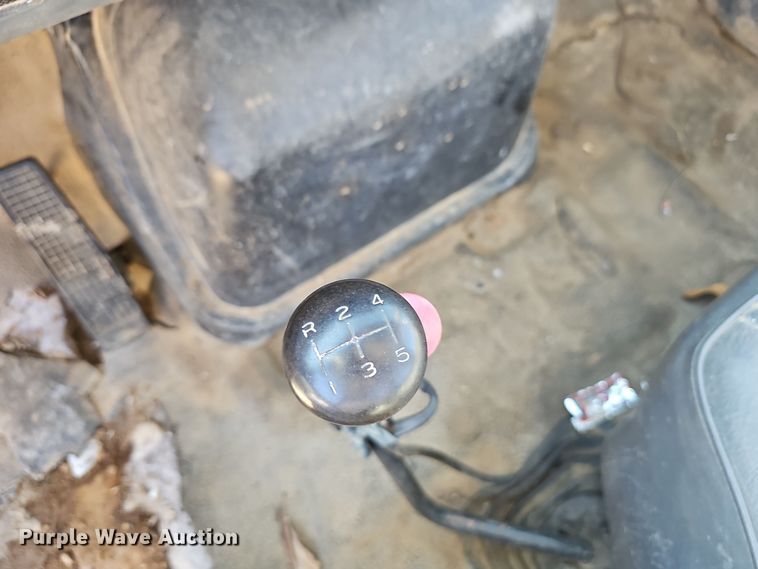 image for item OJ9079 1990 Ford F800 truck cab and chassis