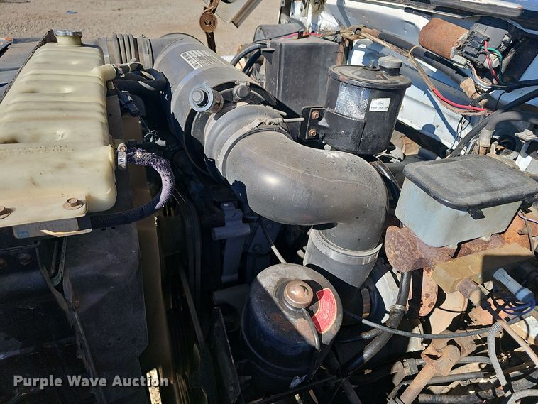 image for item OJ9079 1990 Ford F800 truck cab and chassis