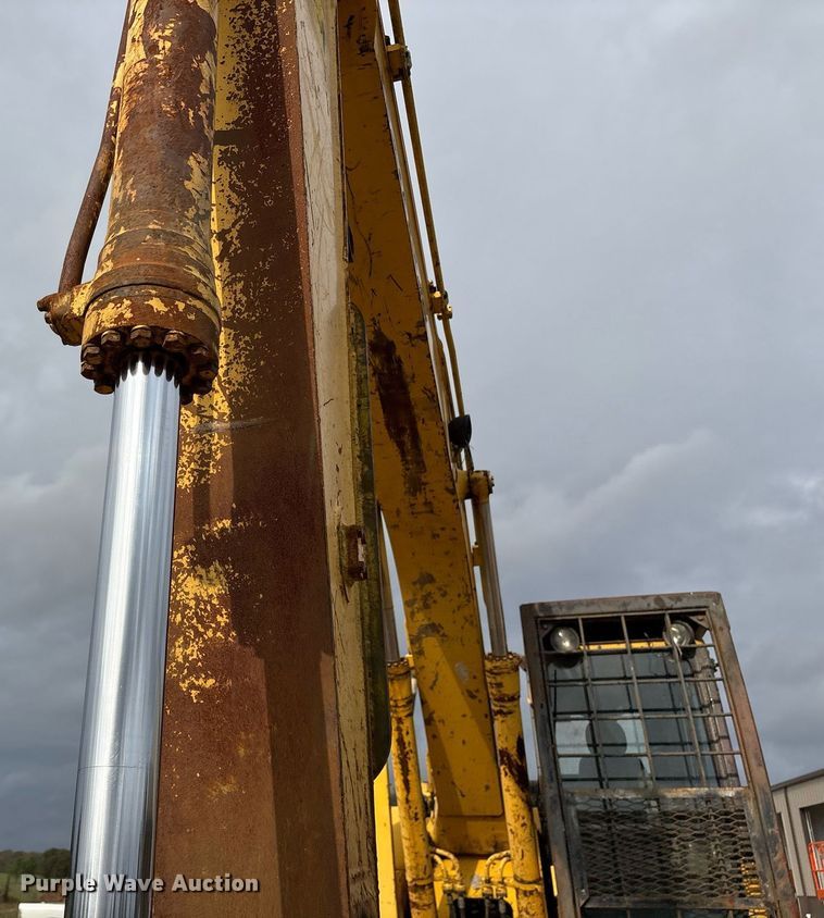 image for item DM1861 Komatsu  PC200LC-8 excavator