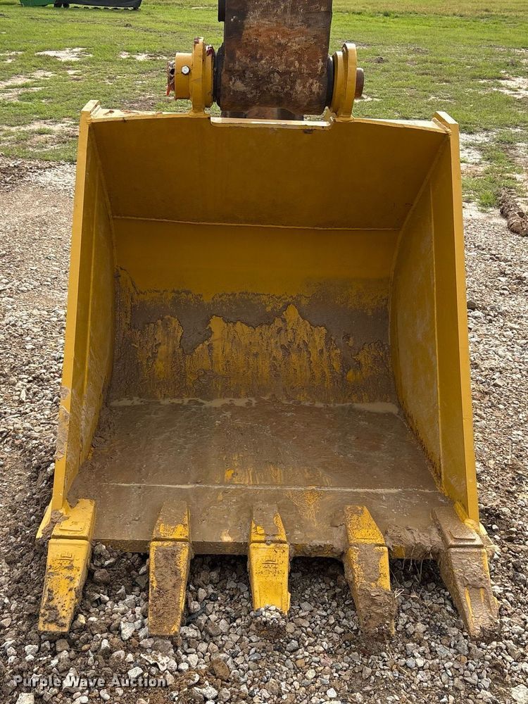 image for item DM1861 Komatsu  PC200LC-8 excavator