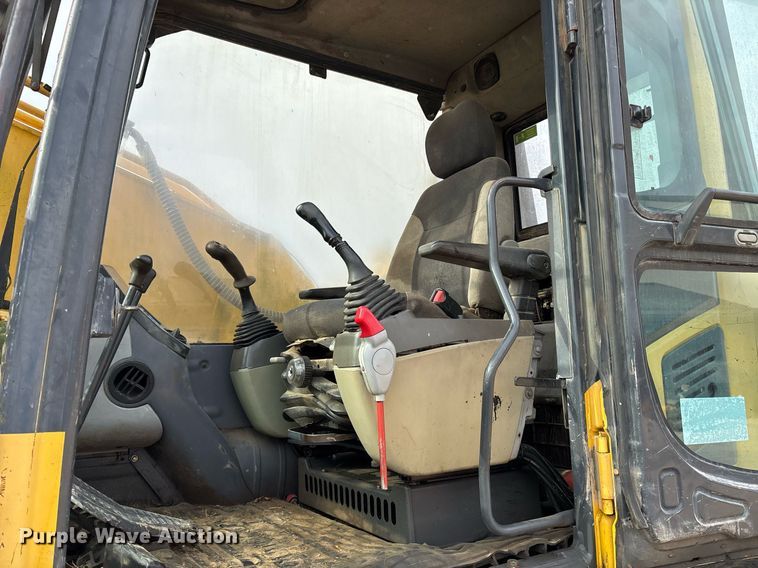 image for item DM1861 Komatsu  PC200LC-8 excavator